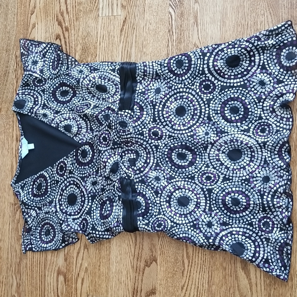 (S) Denver Hayes Geometric Design Ruffle Shoulder Tie Waist Sherr Overlay Top